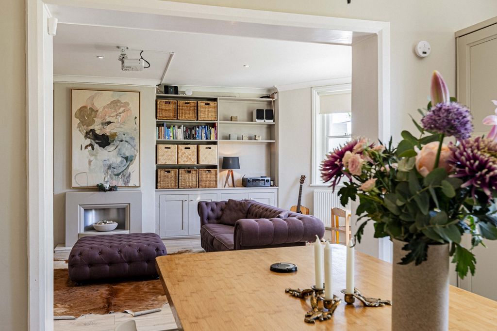 Property photo 2 of 45 Kitchen Longe