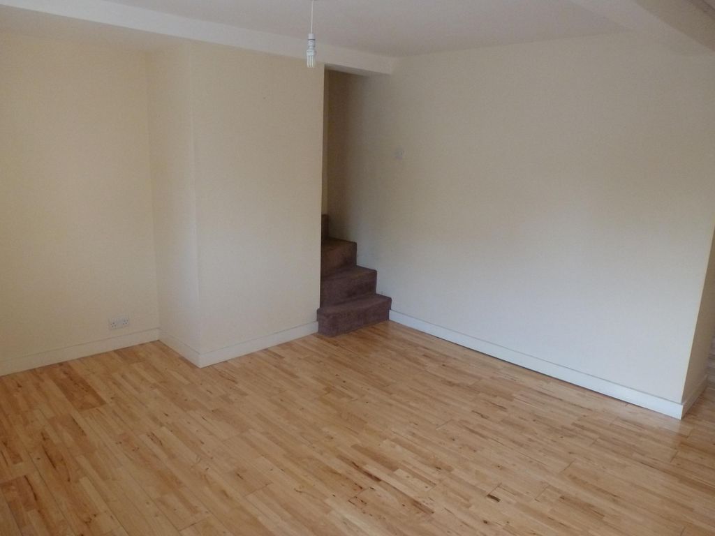 Property photo 2 of 7 Living Room