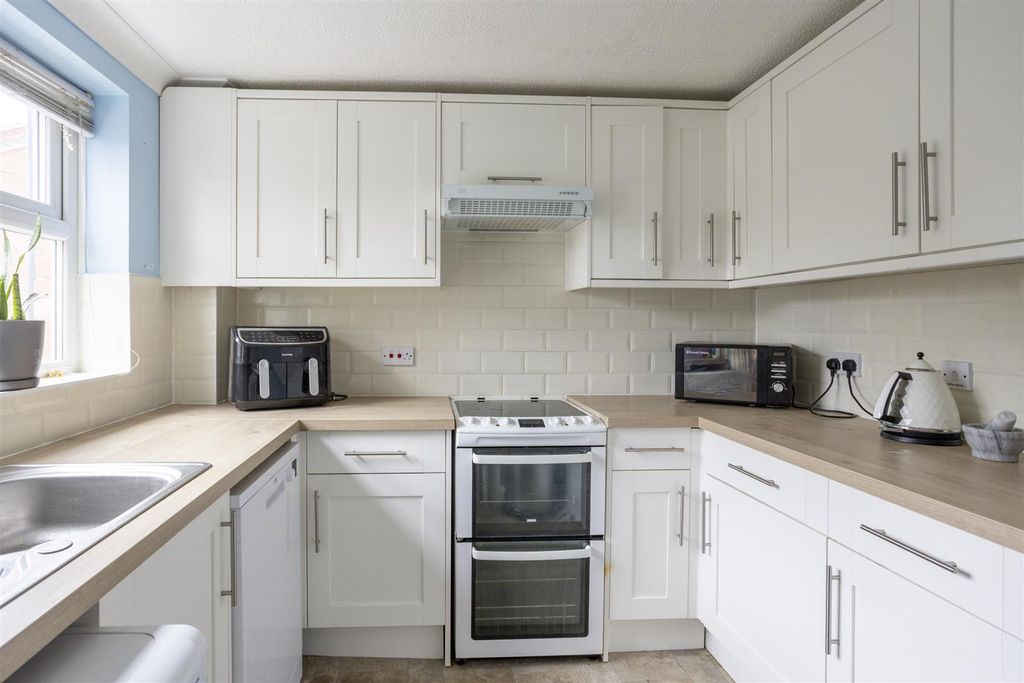 Property photo 3 of 18 47_Aldborough_Way_9.Jpg