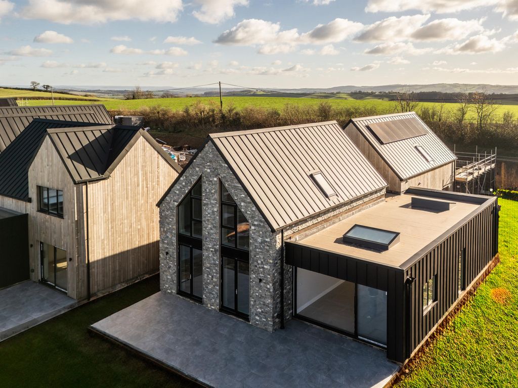 Property photo 1 of 25