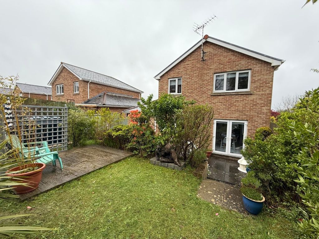 Property photo 3 of 33
