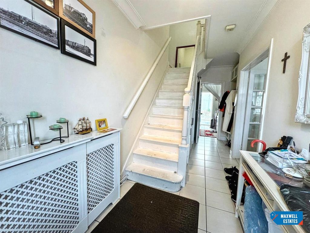 Property photo 2 of 21 2