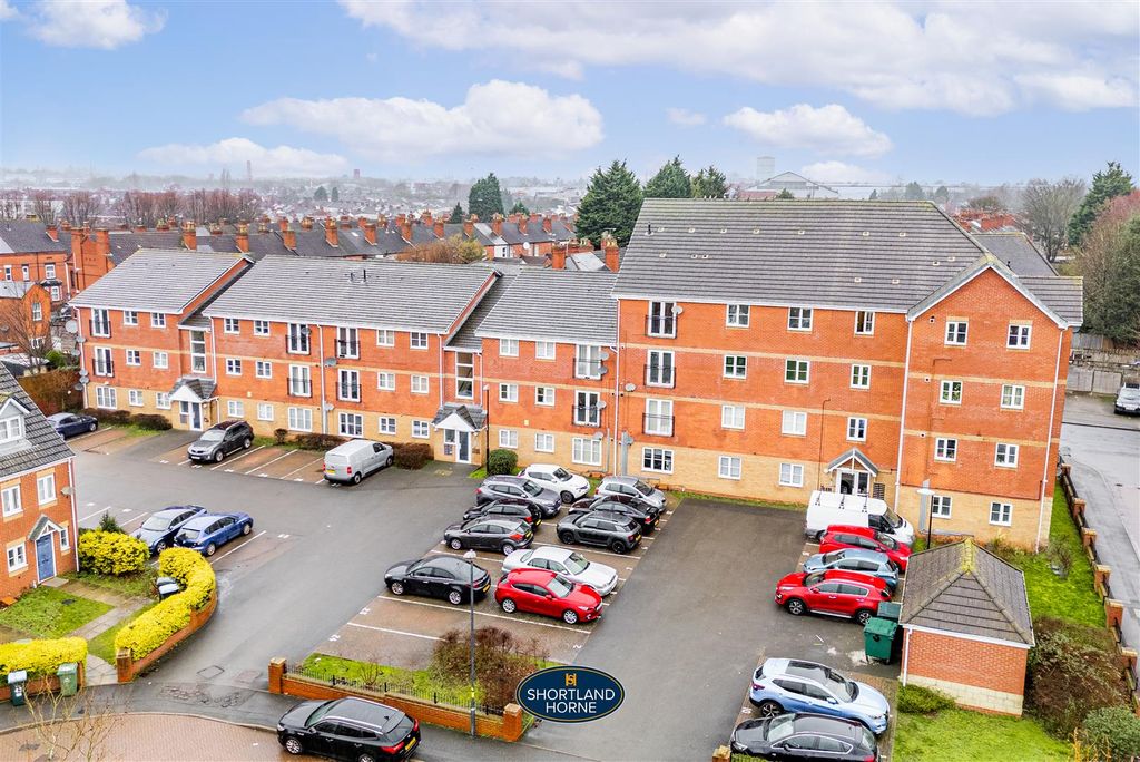 Property photo 1 of 11 Signet Square_2.Jpg