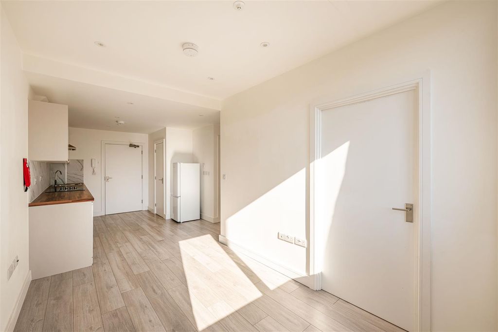 Additional image 4 of 1 bed flat to rentVictoria House, High Wycombe HP11