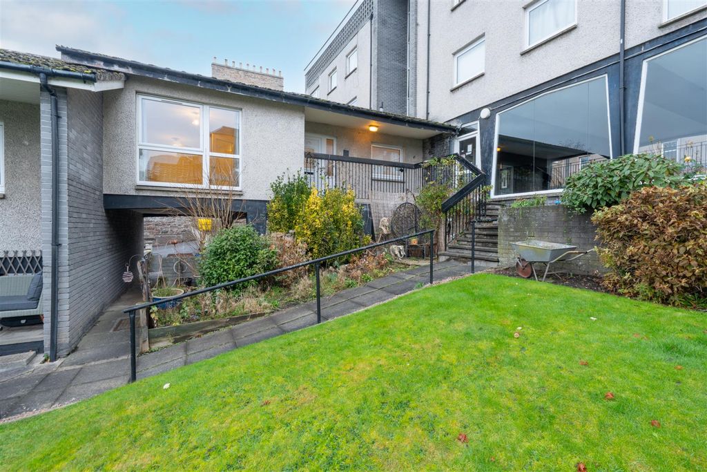 Property photo 1 of 16 Bridgeend Photo-4.Jpg