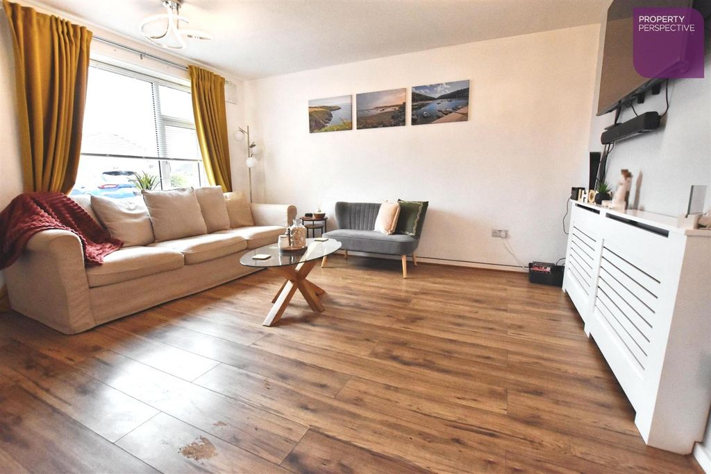 Property photo 2 of 10 User_Edited_Photo-Ae123331_User-Edited-98300d17-A4