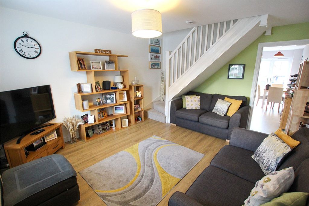 Property photo 3 of 15 Sitting Room.