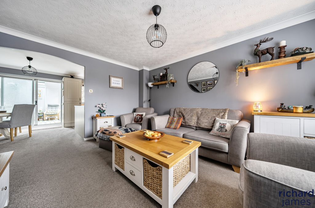 Property photo 2 of 17 Eb149Ebdfd5B4F939cd8c20B010Fa096