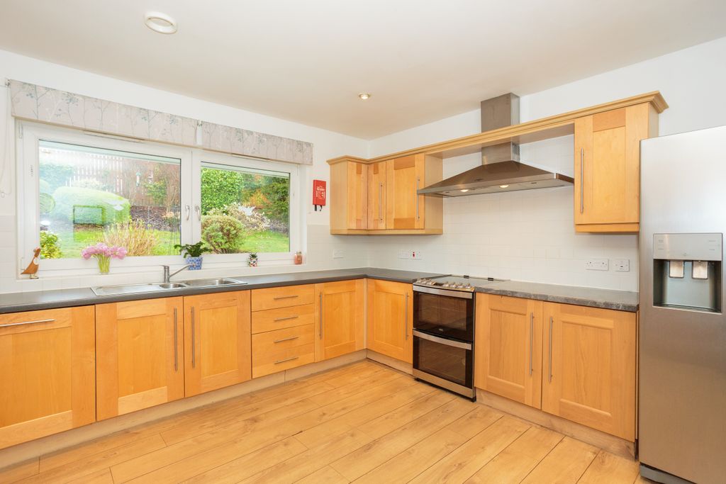 Property photo 3 of 50 Kitchen