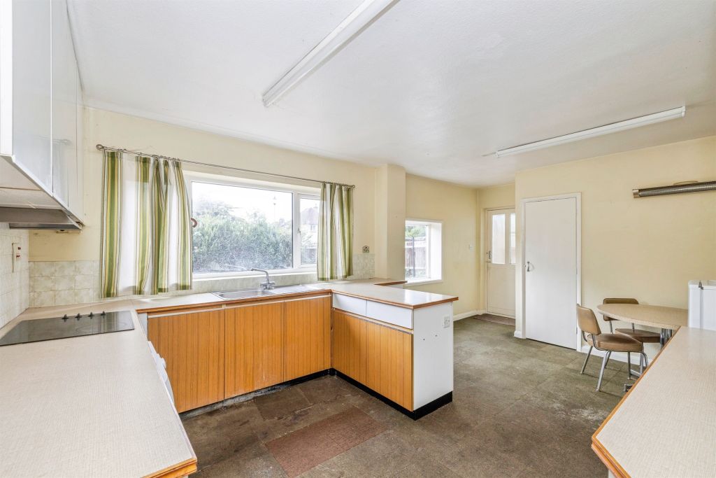Property photo 3 of 21