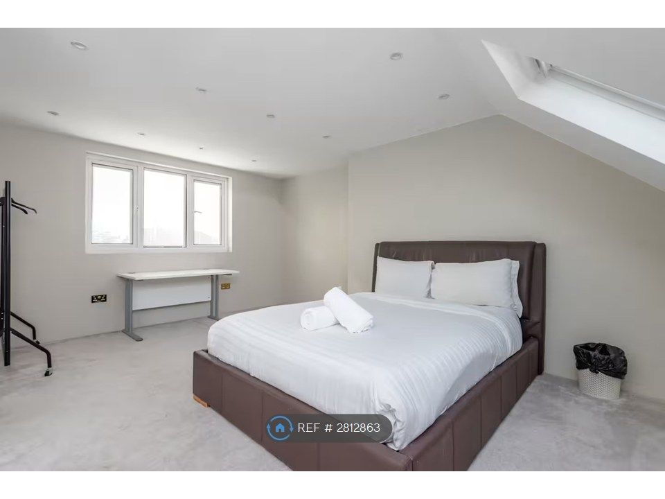 Property photo 3 of 25