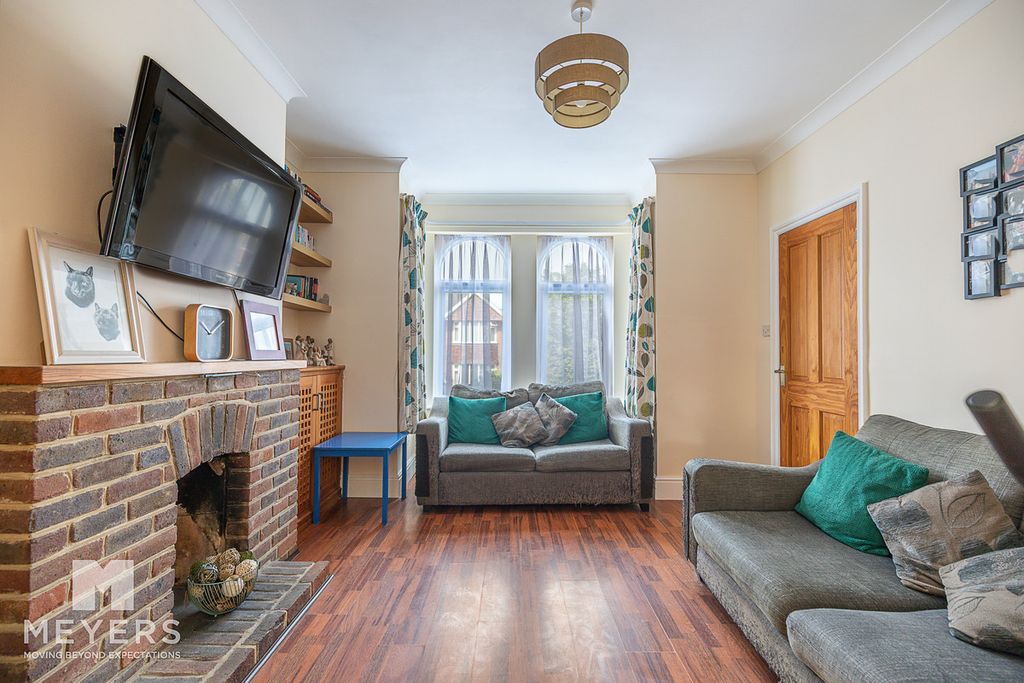 Property photo 1 of 17
