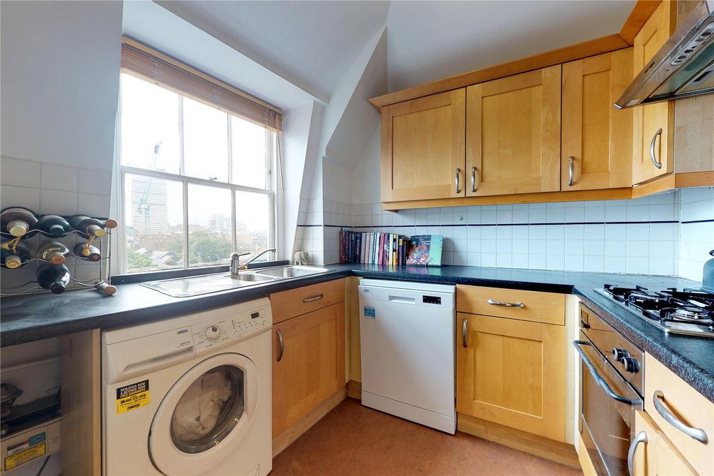 Property photo 2 of 9 Kitchen