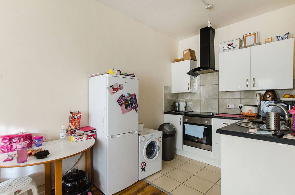 Property photo 1 of 5