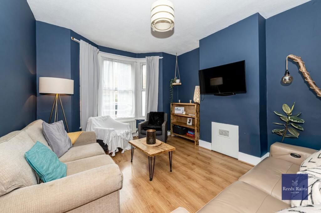 Property photo 2 of 17