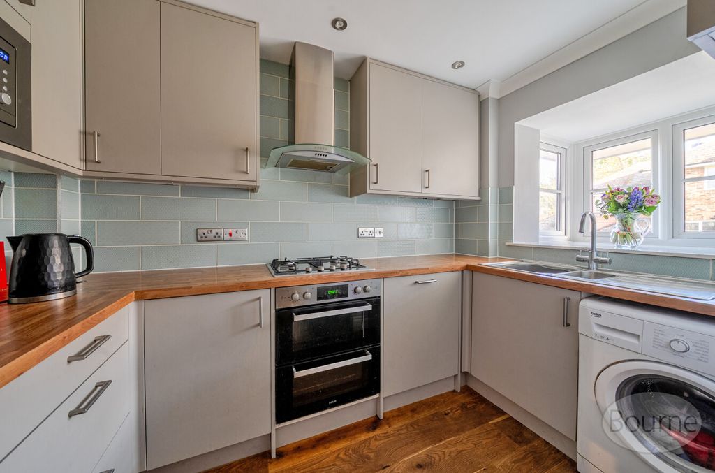 Property photo 3 of 16 A07Df025-136d-463...