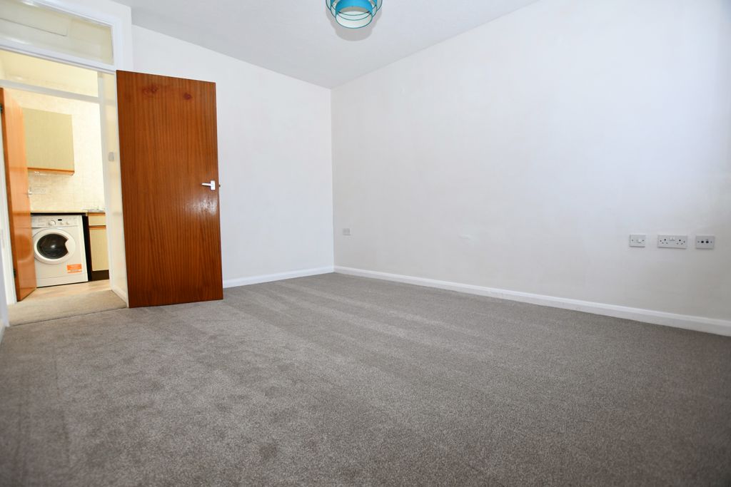 Property photo 2 of 16 1