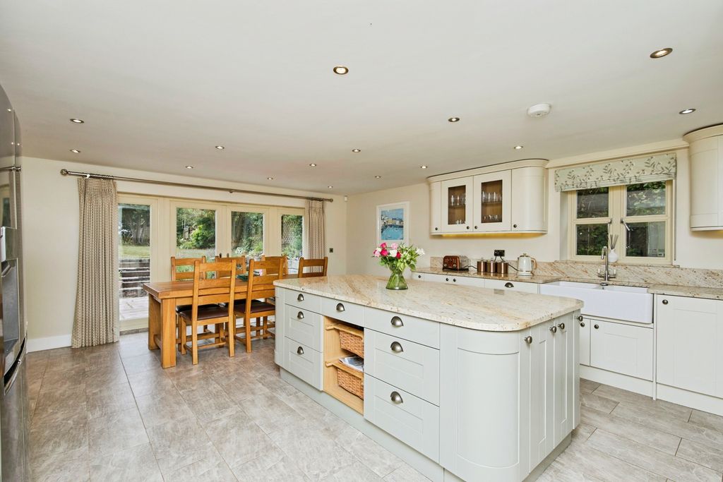 Property photo 3 of 22 Kitchen Diner