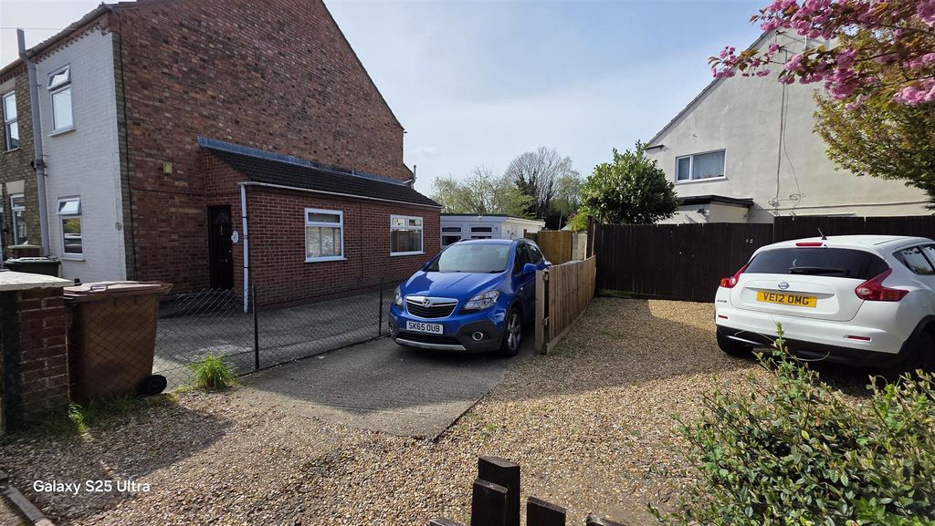 Property photo 2 of 15 30578.Jpg