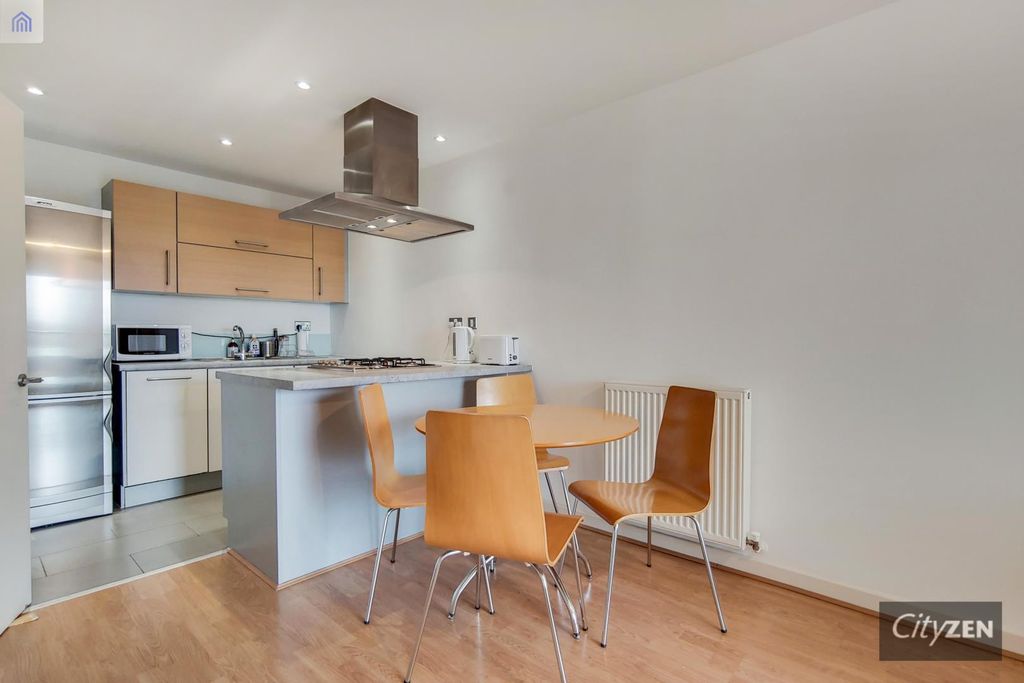 Property photo 2 of 10 Kitchen