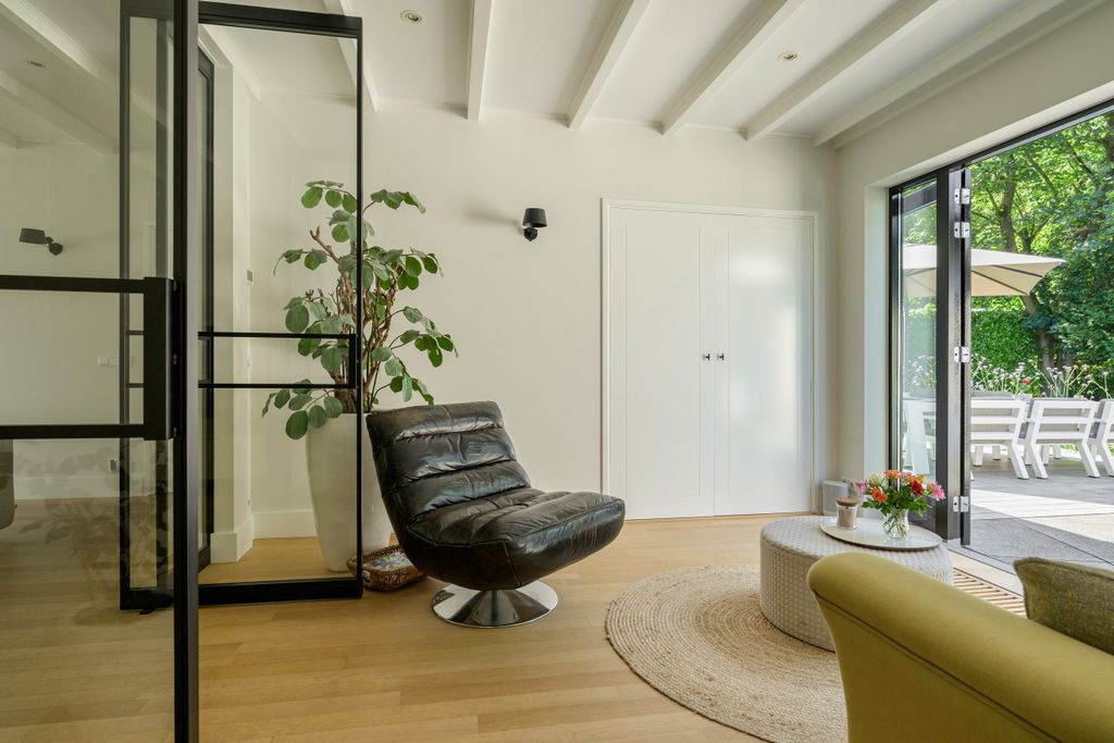 Property photo 3 of 54