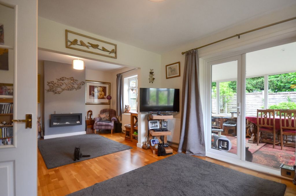 Property photo 2 of 17