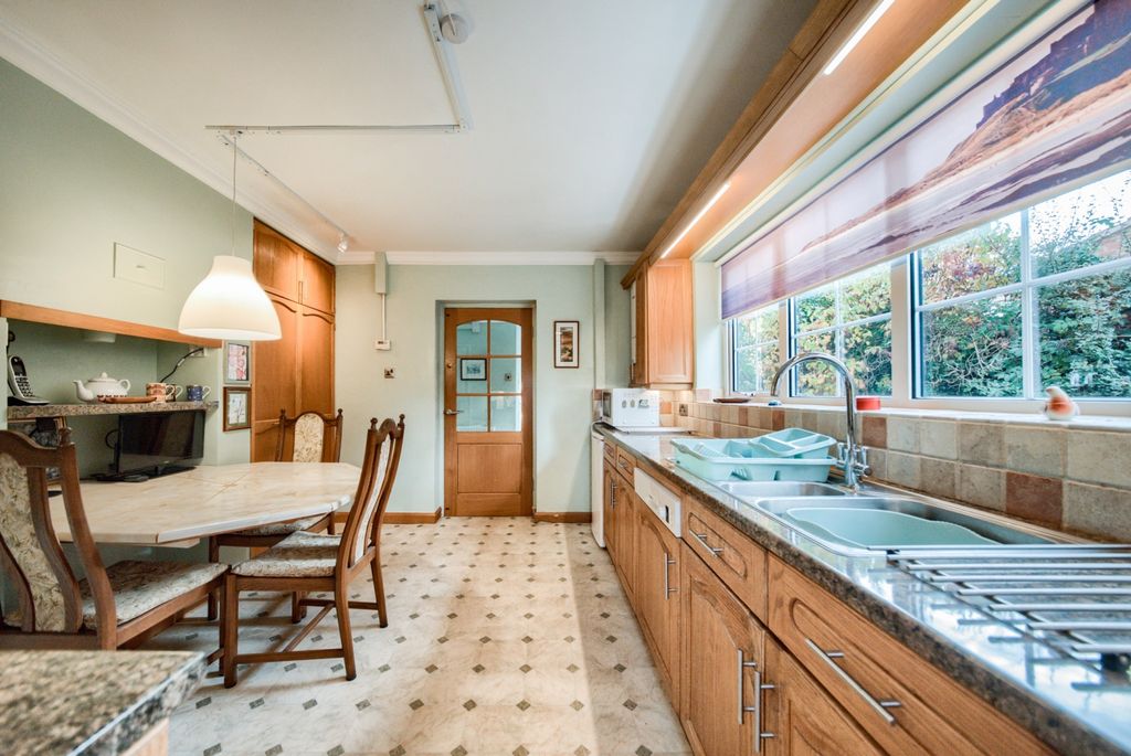 Property photo 3 of 20 Xt5A4030-Hdr(3)