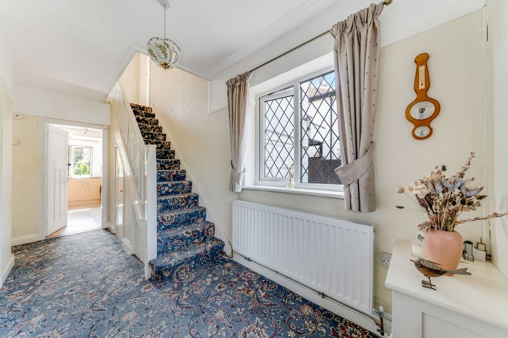 Property photo 3 of 25