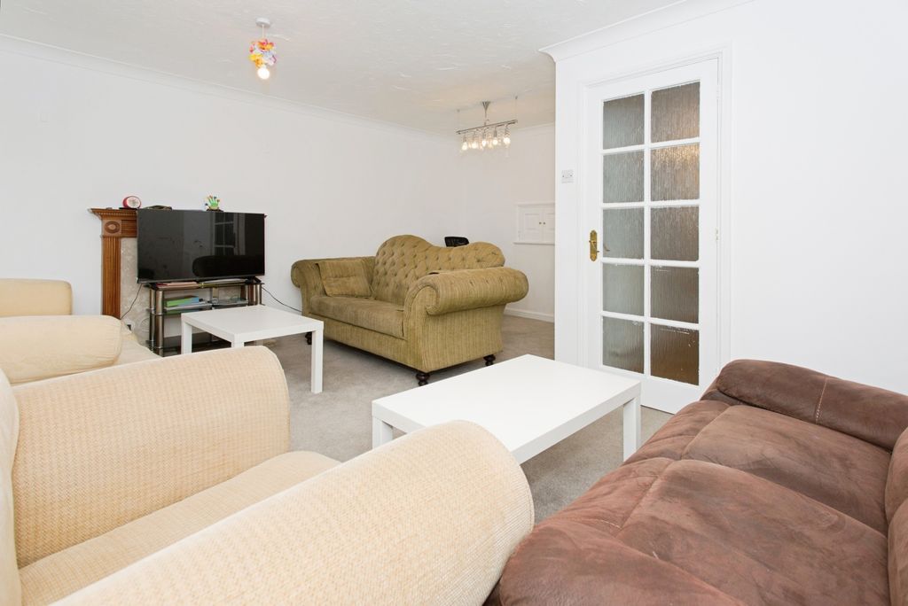 Property photo 2 of 17 Photo
