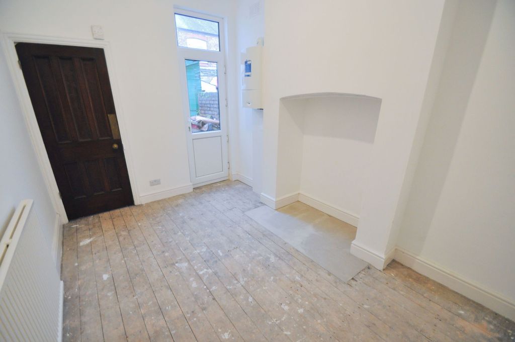 Property photo 2 of 31