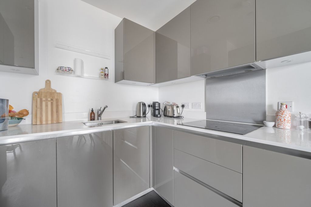 Property photo 2 of 16 Kitchen