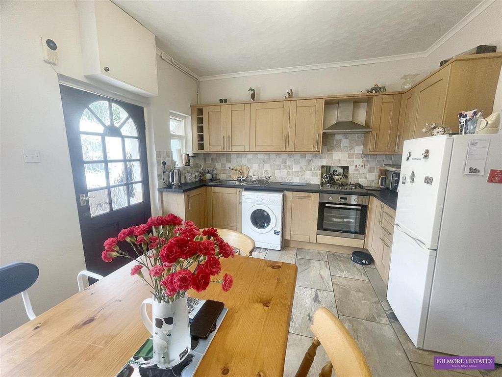 Property photo 3 of 12 Dining Kitchen