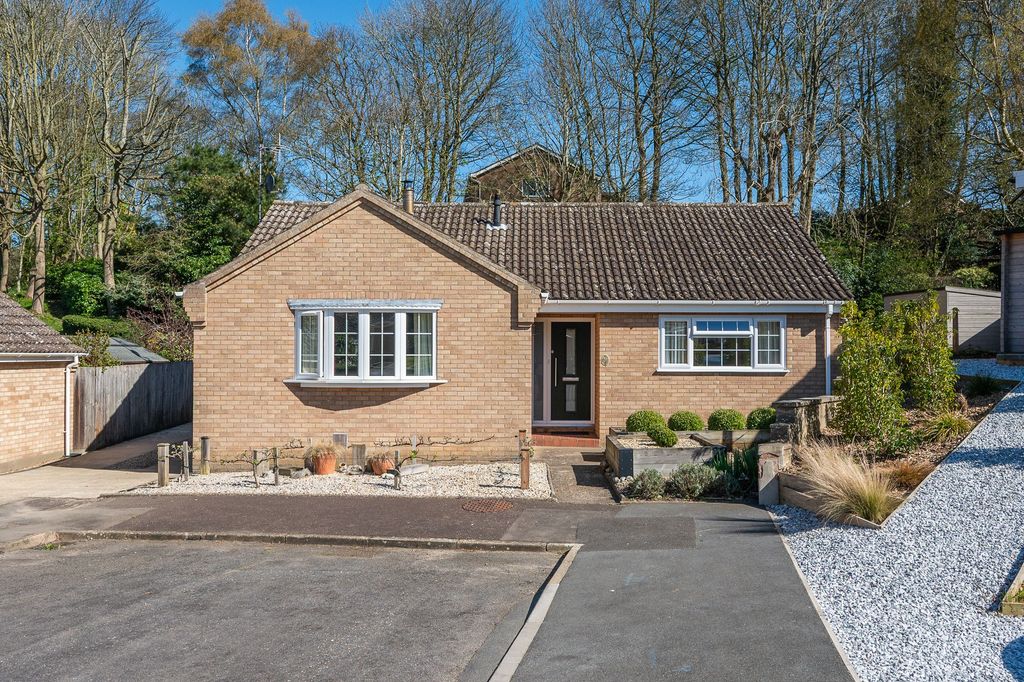 Property photo 1 of 40