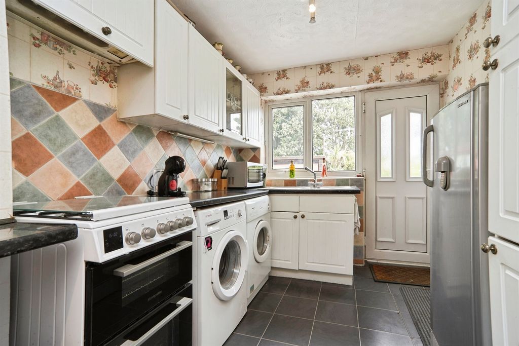 Property photo 3 of 16