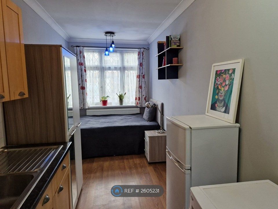 Property photo 2 of 18