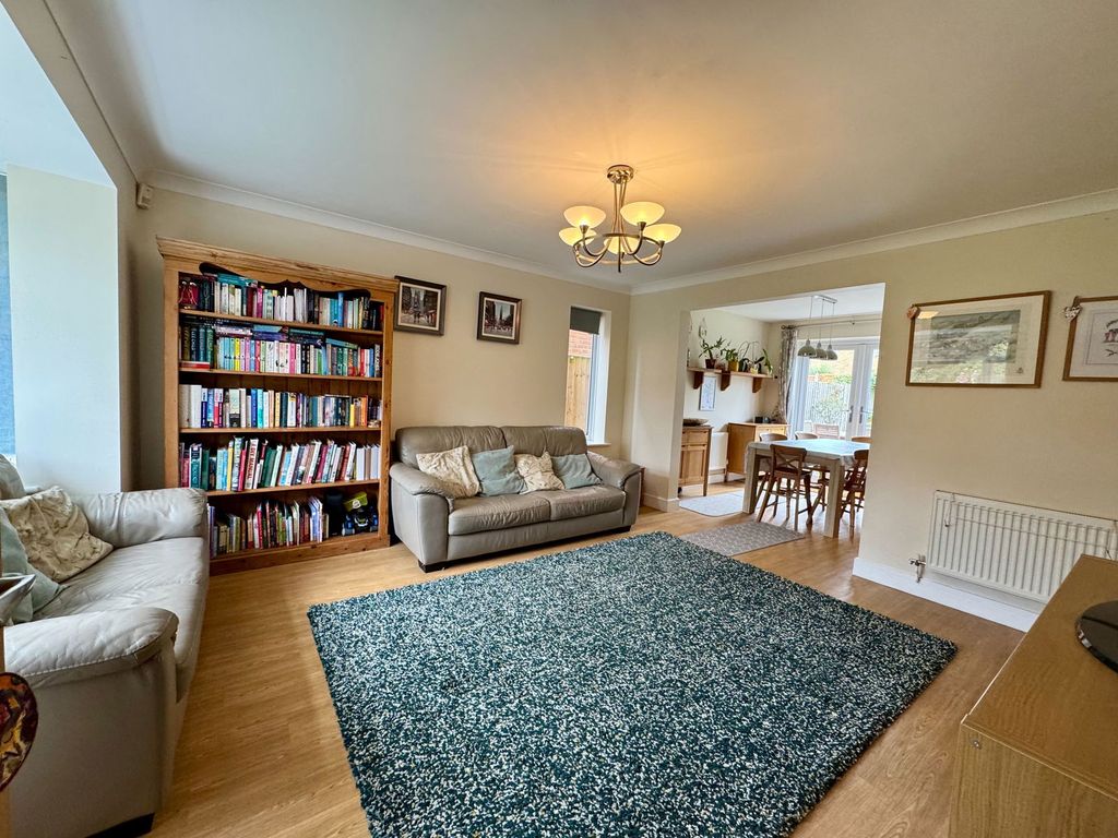 Property photo 2 of 23