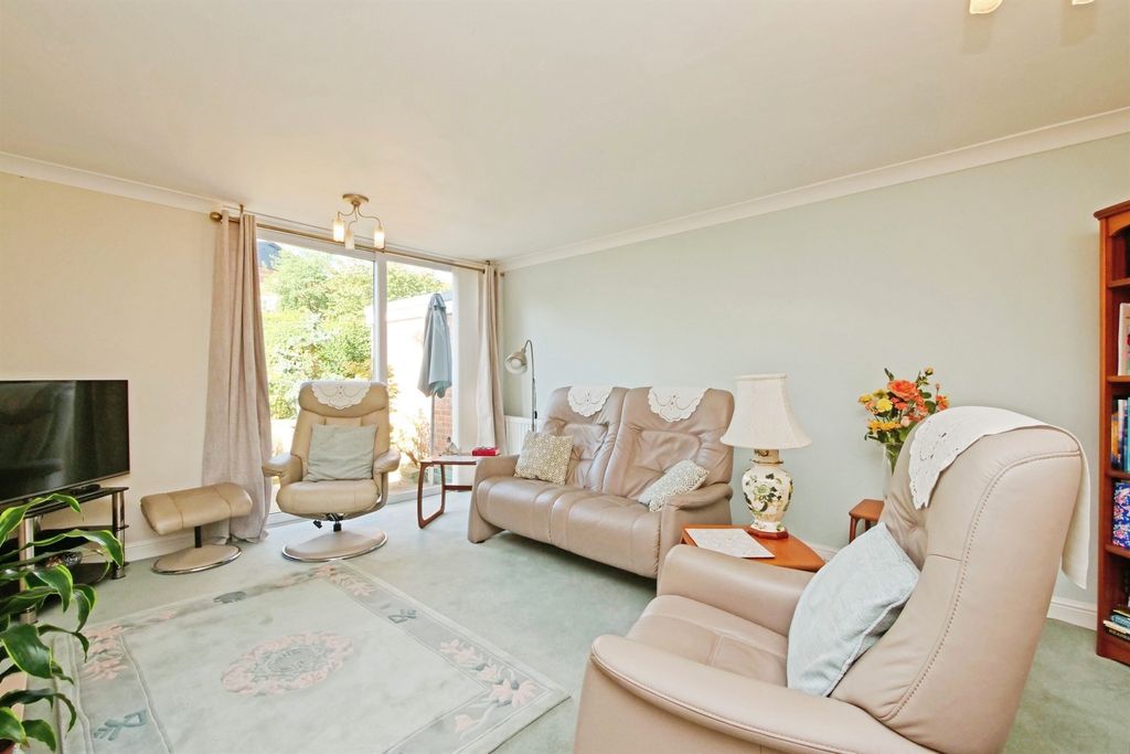 Property photo 2 of 19