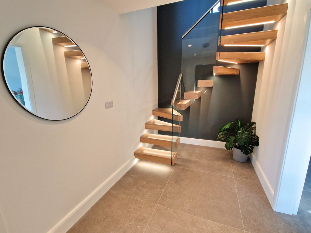 Property photo 3 of 42