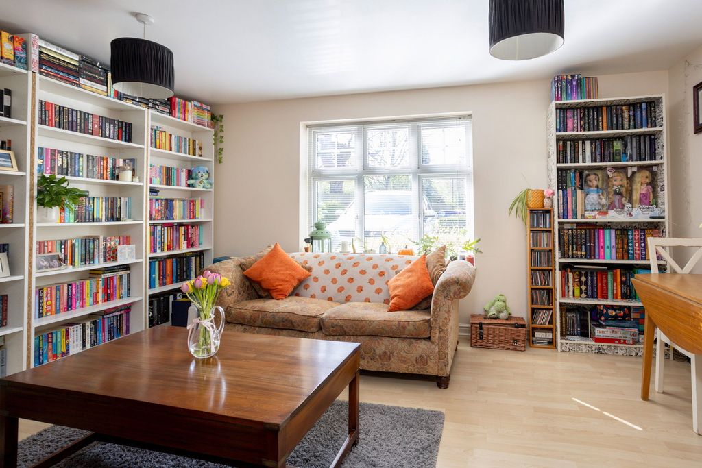 Property photo 1 of 16