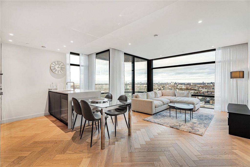 Property photo 1 of 23 Kitchen Reception