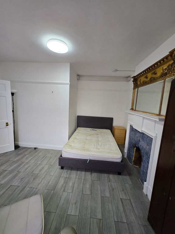 Property photo 2 of 17 20251111_115815