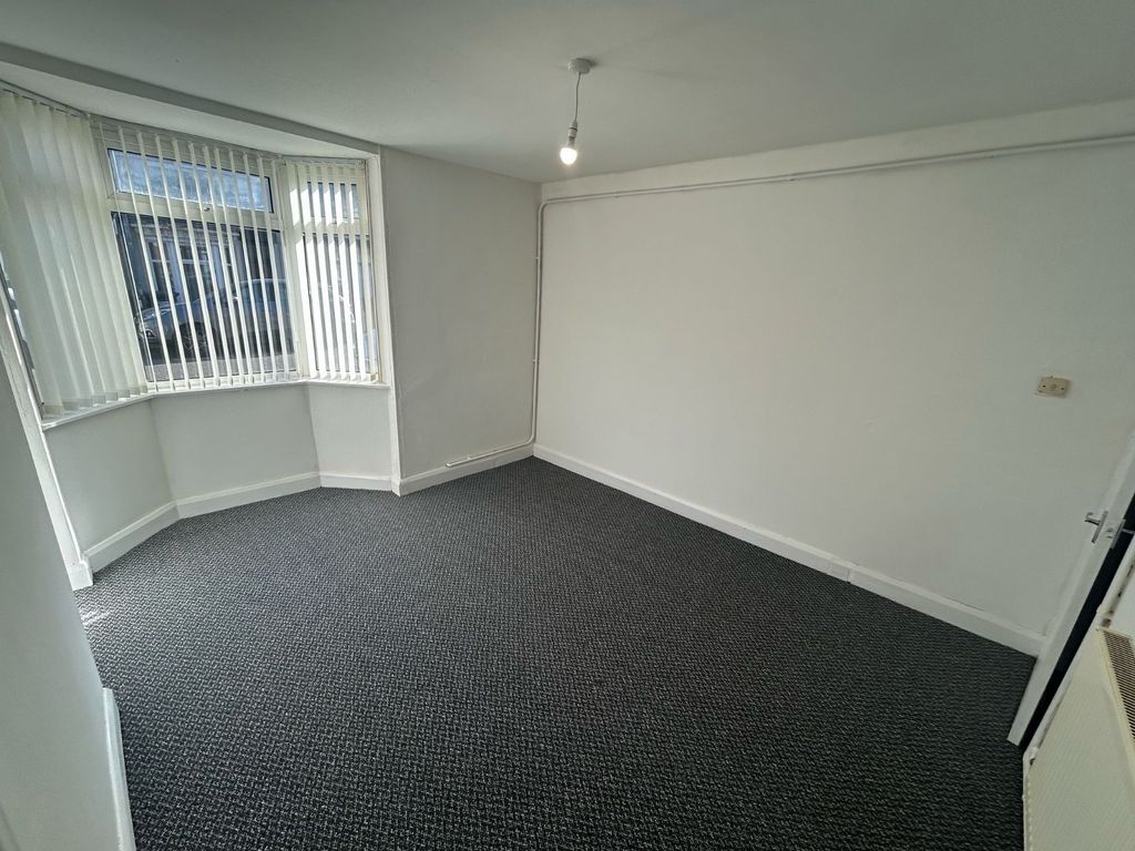 Property photo 3 of 9 Bedroom