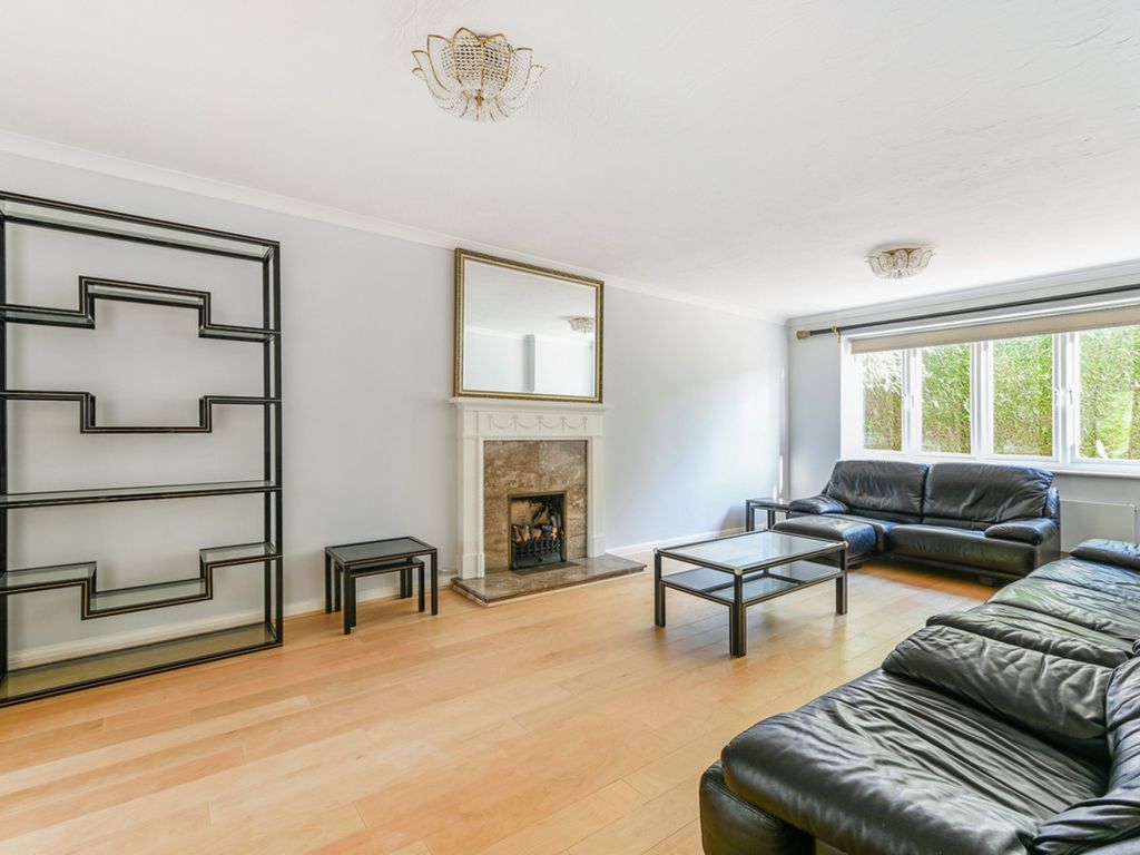 Property photo 2 of 23