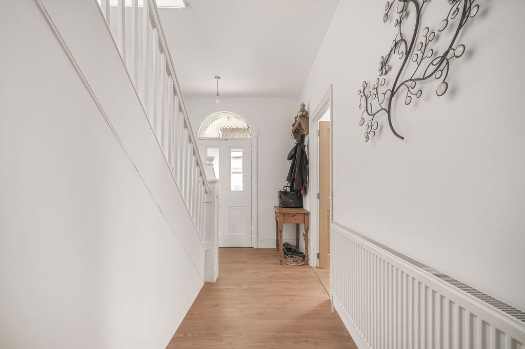 Property photo 2 of 44