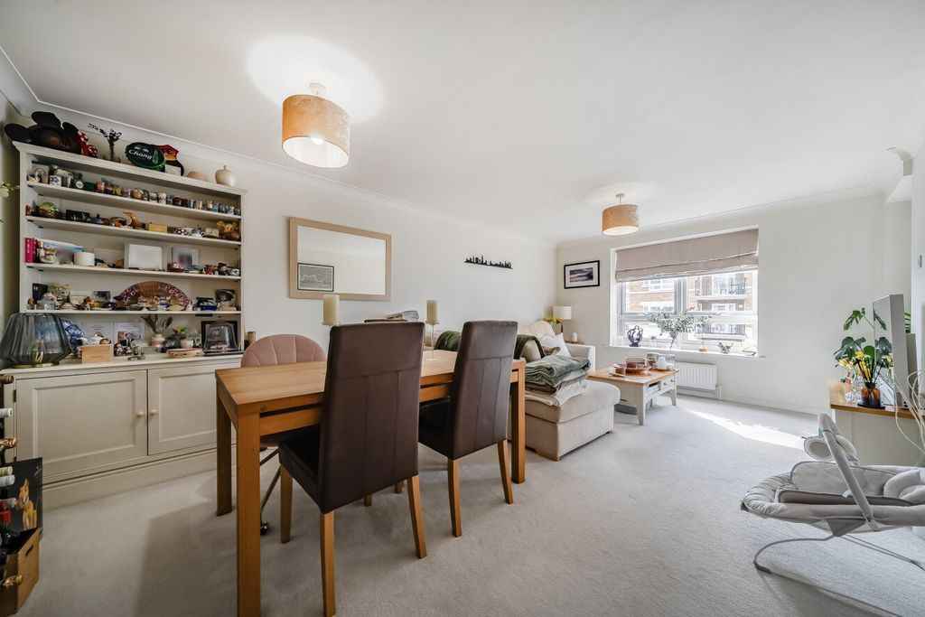 Property photo 3 of 16 Picture No. 15