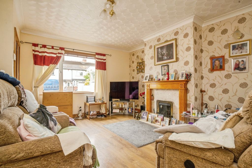 Property photo 2 of 19 Pbox-Img.Jpg