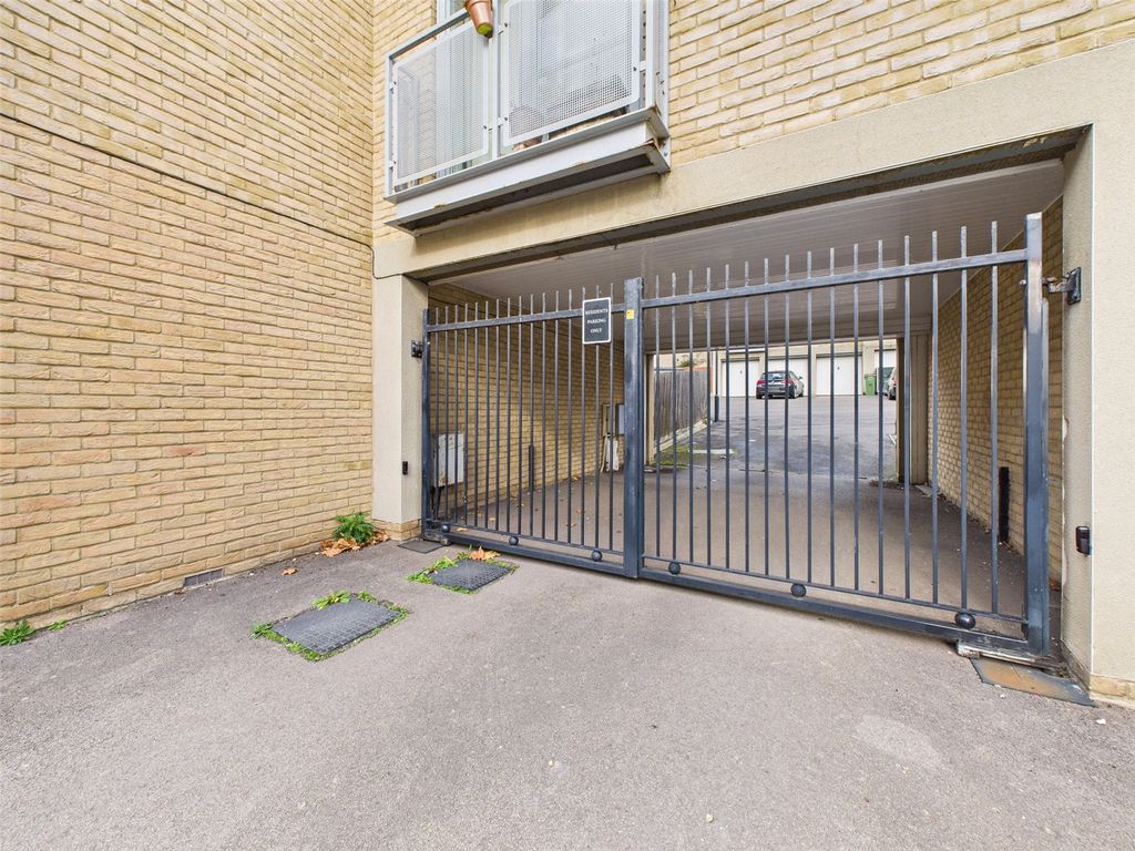 Property photo 3 of 15 Picture No. 28