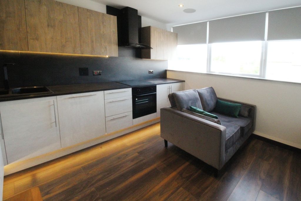 Property photo 3 of 11 Kitchen/Living Space