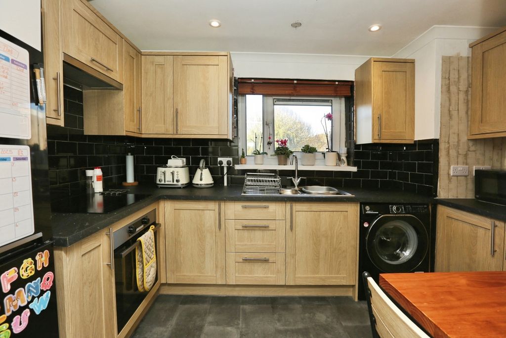 Property photo 3 of 12 Photo