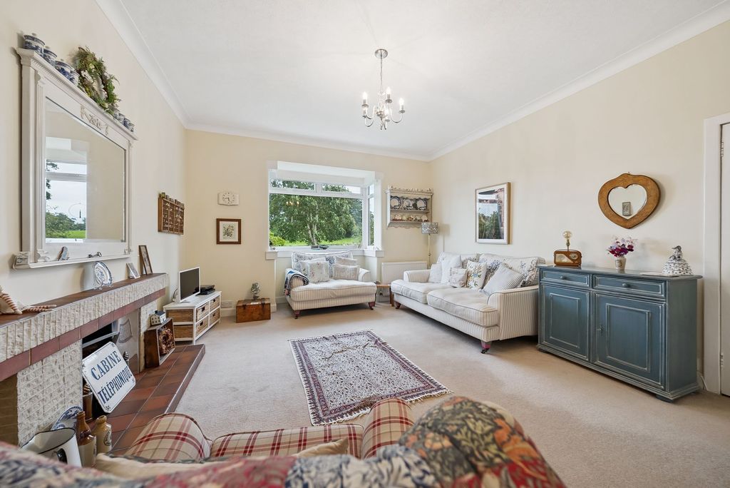 Property photo 2 of 32